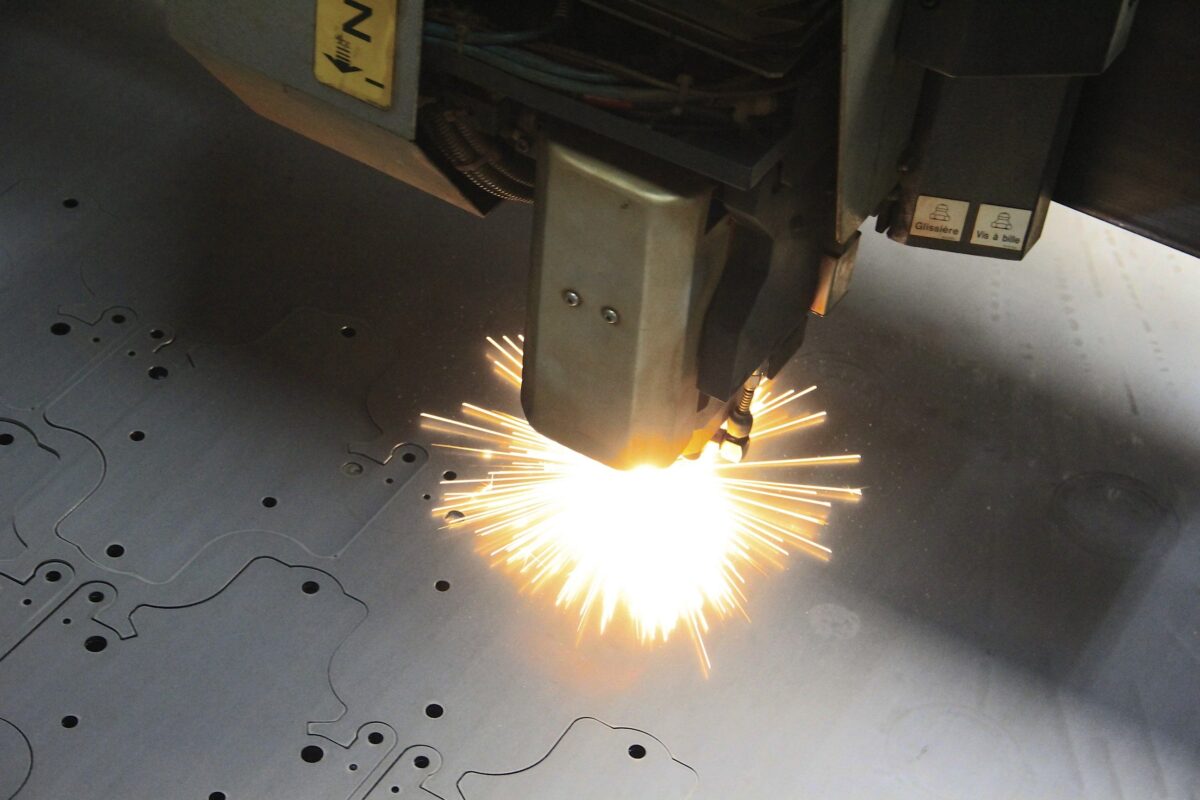 Laser poinçonnage découpe métal inox alu tôlerie de précision